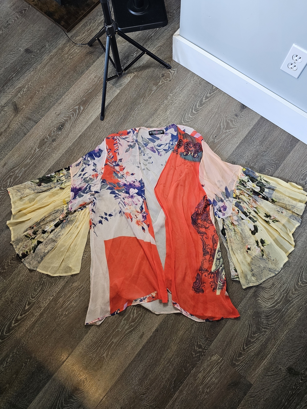 The Pyramid Collection Sheer Kimono Cover Up Mixed Floral Print Bell Sleeve Boho